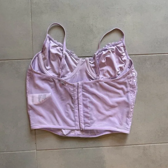 Francesca’s Lavender Lace corset top - Picture 3 of 4